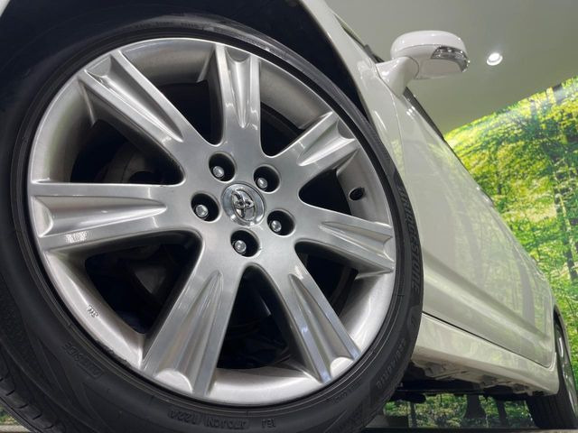 �y����18�C���`�A���~�z�C�[���z�O�ςɃ}�b�`���������A���~�z�C�[���𑕒����Ă���܂��B�e��ЊO�A���~�z�C�[����A�X�^�b�h���X�^�C�����戵�����Ă���܂��B���񂲑��k����������