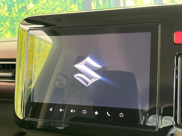 【メーカー純正9型ナビ】インテリアに溶け込むスタイリッシュな「専用設計」メーカーナビを装備♪視認性や操作性など基本性能にも優れ、より上質なカーライフをお楽しみいただけます。