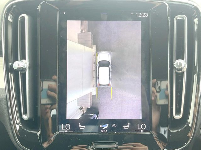 ���p�m���~�b�N�r���[���j�^�[:��p�̃J�����ɂ��A�ォ�猩���낵���悤�Ȏ��_��360�x�N���}�̎��͂��m�F���邱�Ƃ��ł��܂������p�������m�F���₷���A�����ꏊ�ł̐؂�Ԃ��⒓�Ԃ��X���[�Y�ɍs���܂��B