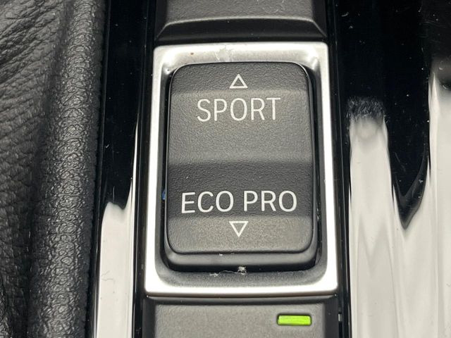 ��BMW���[�h�Z���N�g:�X�|�[�c���[�h�ł̓_�C�i�~�b�N�ȑ�����BECO PRO���[�h�ł́A�G���W�����X�|���X��V�t�g�^�C�~���O�̍œK���ɉ����A�G�A�R���̍쓮�������I�ɐ��䂵�A�R������ʂ�}�����܂��B