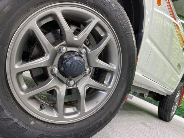 �y����16�C���`�A���~�z�C�[���z�O�ςɃ}�b�`���������A���~�z�C�[���𑕒����Ă���܂��B�e��ЊO�A���~�z�C�[����A�X�^�b�h���X�^�C�����戵�����Ă���܂��B���񂲑��k����������