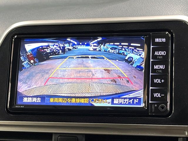【バックカメラ】駐車時に後方がリアルタイム映像で確認できます。大型商業施設や立体駐車場での駐車時や、夜間のバック時に大活躍!運転スキルに関わらず、今や必須となった装備のひとつです!