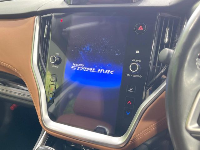 �yHarmon Kardon�T�E���h�V�X�e���t�������i�r�z�[���̃i�r�@�\�͂������A���x�ȃ`���[�j���O�\�͂����ڂ���Ă���A�������ȉ��y�����y���݂��������܂���