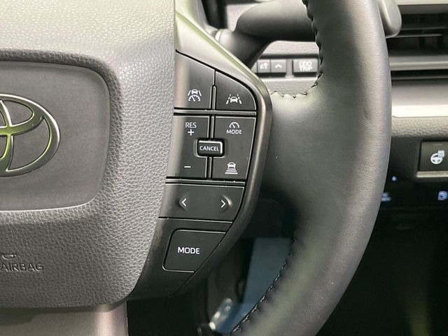 【レーダークルーズコントロール】高速道路での長距離走行が楽に!!自動で速度を保つクルーズコントロールが、衝突軽減システムと連携し、前方の車両を感知して車間を保つように速度調節してくれます!!