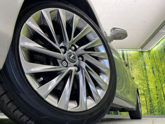 �y����18�C���`�A���~�z�C�[���z�O�ςɃ}�b�`���������A���~�z�C�[���𑕒����Ă���܂��B�e��ЊO�A���~�z�C�[����A�X�^�b�h���X�^�C�����戵�����Ă���܂��B���񂲑��k����������