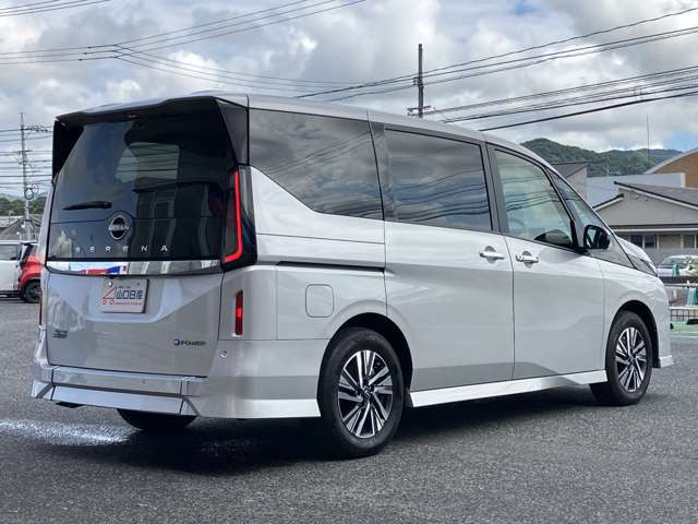 セレナ1.4 e-POWER ハイウェイスターV