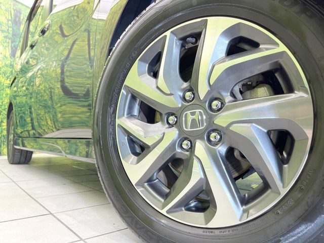 �y����16�C���`�A���~�z�C�[���z�O�ςɃ}�b�`���������A���~�z�C�[���𑕒����Ă���܂��B�e��ЊO�A���~�z�C�[����A�X�^�b�h���X�^�C�����戵�����Ă���܂��B���񂲑��k����������