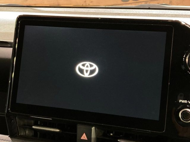 �y10.5�C���` �f�B�X�v���C�I�[�f�B�I�z���ʂ̃f�B�X�v���C��AppleCarPlay��AndroidAuto�����p�\�B�傫�ȉ�ʂŃX�}�z�i�r�A�v���������p���������܂���
