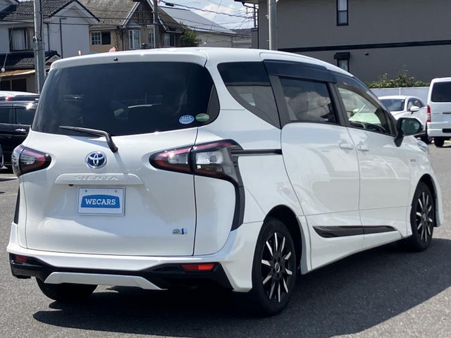 シエンタハイブリッド 1.5 G クエロ