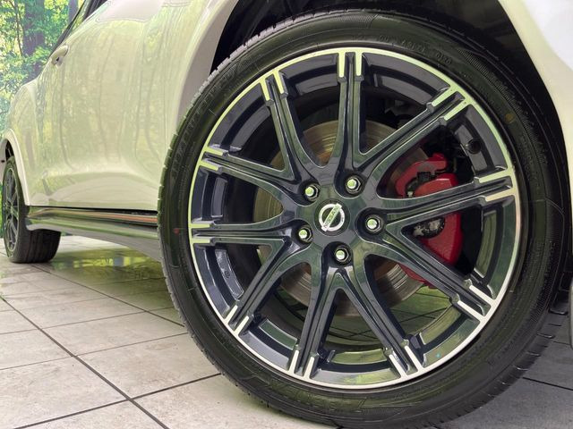 �y����18�C���`�A���~�z�C�[���z�O�ςɃ}�b�`���������A���~�z�C�[���𑕒����Ă���܂��B�e��ЊO�A���~�z�C�[����A�X�^�b�h���X�^�C�����戵�����Ă���܂��B���񂲑��k����������