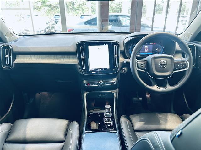 XC40アルティメット B4 AWD 4WD