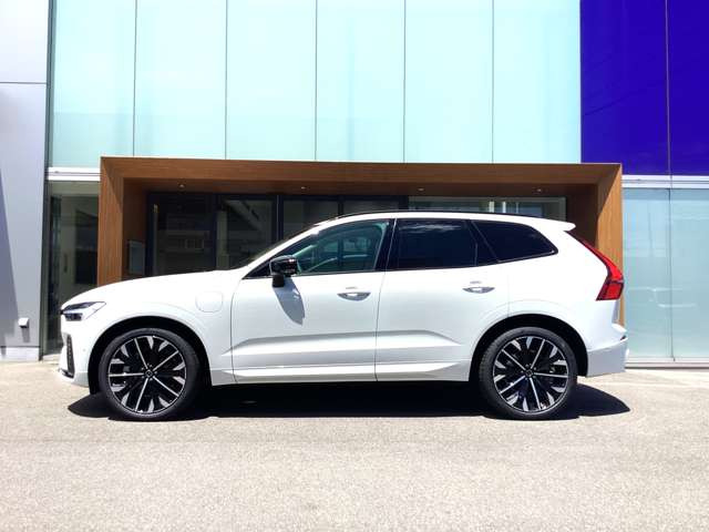XC60ウルトラ T6 AWD プラグイン ハイブリッド 4WD