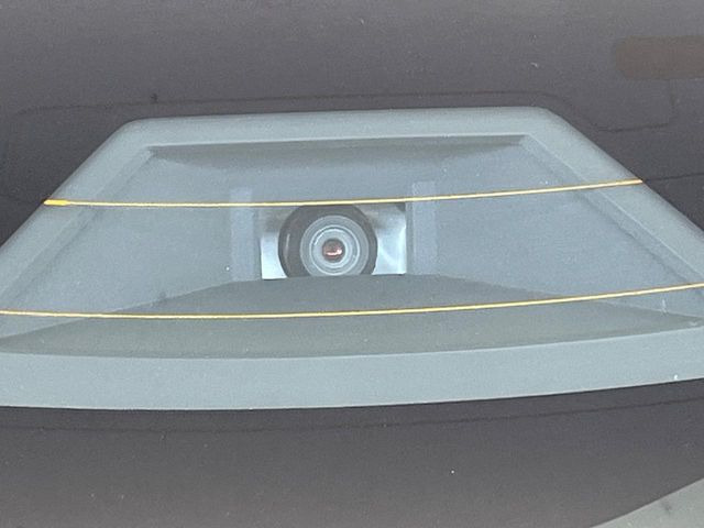 【スズキ セーフティサポート】走行中に前方の車両等を認識し、衝突しそうな時は警報とブレーキで衝突回避と被害軽減をアシスト。より安全にドライブをお楽しみいただけます。
