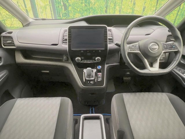 セレナ1.2 e-POWER ハイウェイスターV