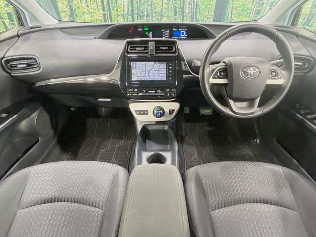 プリウス1.8 S