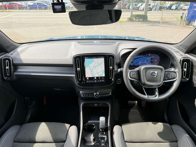 XC40アルティメット B4 AWD ダークエディション 4WD