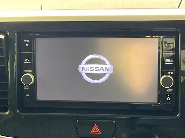 【純正ナビ】人気の純正ナビを装備。オーディオ機能も充実しており、Bluetooth接続すればお持ちのスマホやMP3プレイヤーの音楽を再生可能!毎日の運転がさらに楽しくなります!!