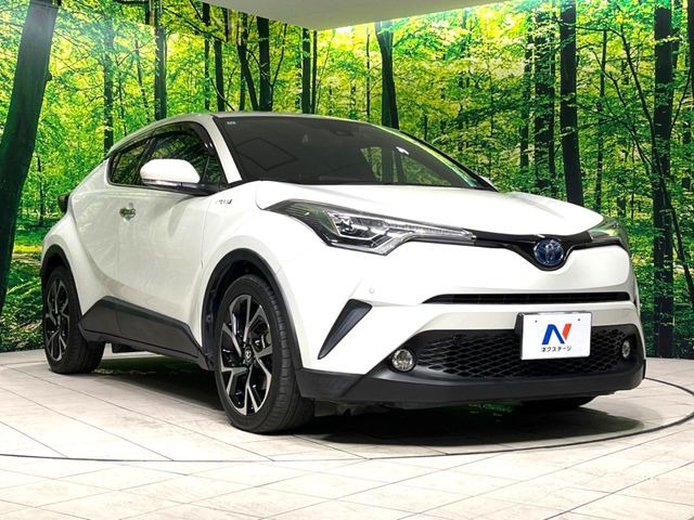 高透明度のガラス皮膜で撥水はもちろん、上質なツヤ・光沢を実現。紫外線や酸性雨から大切な愛車を保護し、色あせ・劣化を防止。「弾スプラッシュコート」、「弾プリミッサコート」からお選びいただけます。