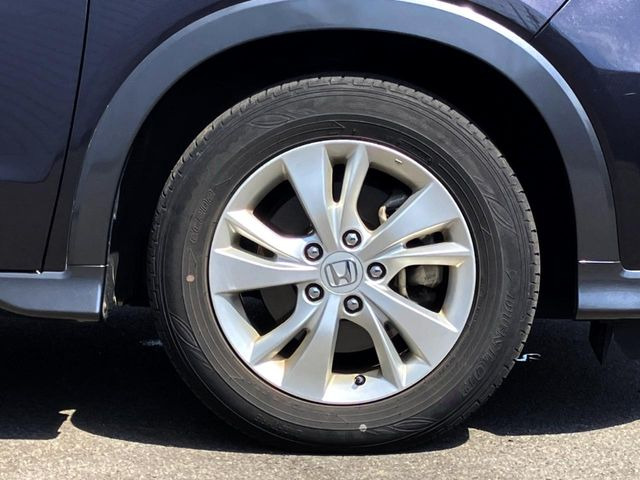 �y����16�C���`�A���~�z�C�[���z�O�ςɃ}�b�`���������A���~�z�C�[���𑕒����Ă���܂��B�e��ЊO�A���~�z�C�[����A�X�^�b�h���X�^�C�����戵�����Ă���܂��B���񂲑��k����������