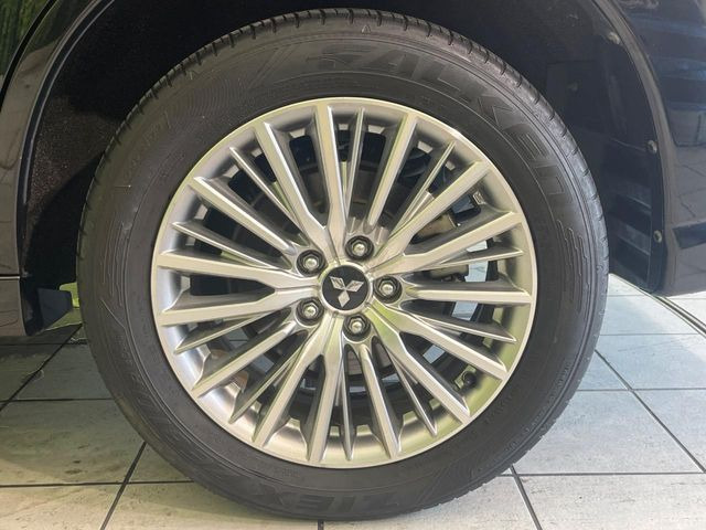 �y����18�C���`�A���~�z�C�[���z�O�ςɃ}�b�`���������A���~�z�C�[���𑕒����Ă���܂��B�e��ЊO�A���~�z�C�[����A�X�^�b�h���X�^�C�����戵�����Ă���܂��B���񂲑��k����������