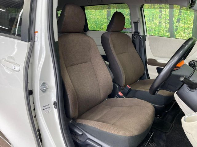 ドライバーによって運転しやすいポジションは異なり、あの車はどうなのか不安なこともありますよね。気になるお車は店頭で乗り込んでご確認いただけます♪