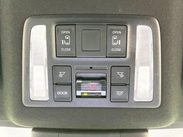 【両側パワースライドドア】スマートキーや運転席のスイッチで後席両側スライドドアの開閉が可能♪電動だから力を入れてドアを開ける必要が無く、小さなお子様でも簡単に開け閉めでき快適です♪