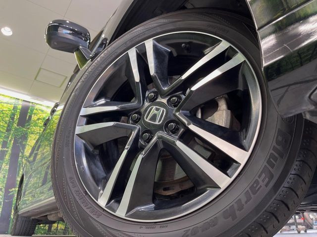�y����17�C���`�A���~�z�C�[���z�O�ςɃ}�b�`���������A���~�z�C�[���𑕒����Ă���܂��B�e��ЊO�A���~�z�C�[����A�X�^�b�h���X�^�C�����戵�����Ă���܂��B���񂲑��k����������