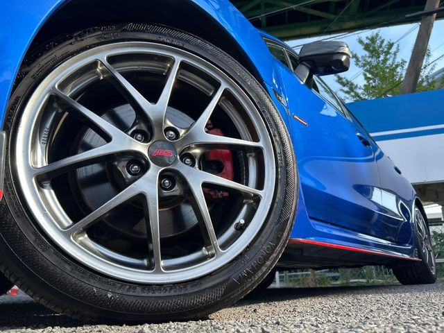 �yWRXSTI��p����18�C���`�A���~�z�C�[���z�f�U�C�����̍��������A���~�z�C�[���𑕒����Ă���܂��B�e��ЊO�A���~�z�C�[����A�X�^�b�h���X�^�C�����戵�����Ă���܂��B���񂲑��k����������