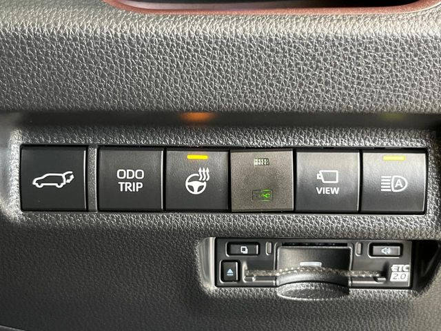 【パワーバックドア】スマートキーや運転席のボタンを押すだけでリアゲートが自動で開閉します!荷物を持っている時や、高い位置にあるバックドアを閉める際に便利な機能です♪