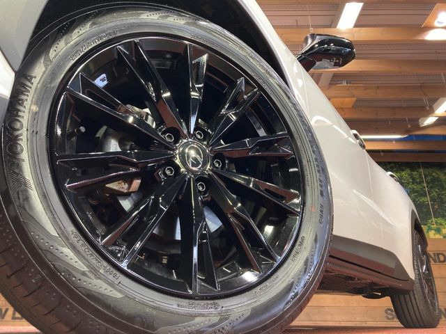 �y18�C���`�A���~�z�C�[���z�O�ςɃ}�b�`�����A���~�z�C�[���𑕒����Ă���܂��B�e��A���~�z�C�[����A�X�^�b�h���X�^�C�����戵�����Ă���܂��B���񂲑��k����������