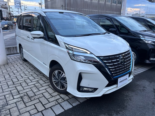 セレナ1.2 e-POWER ハイウェイスターV