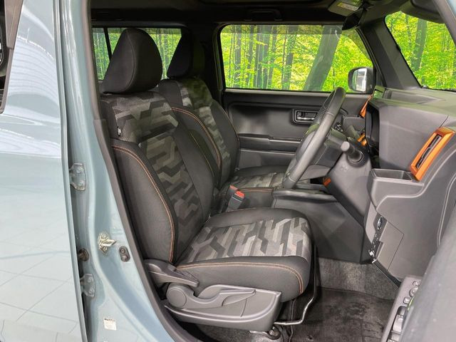 運転席シート廻りは使用感も少なく、良好な状態となっています。丁寧に使われていたことがよくわかりますね。