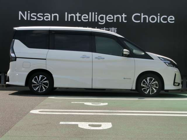 セレナ1.2 e-POWER ハイウェイスターV
