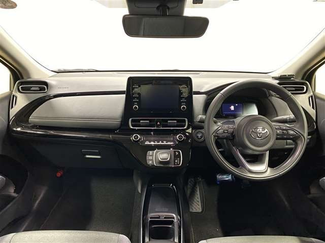 アクア1.5 G E-Four 4WD