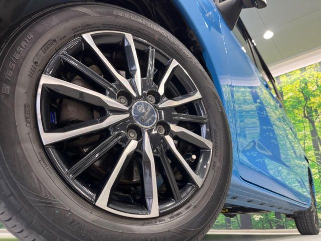 �y14�C���`�A���~�z�C�[���z�O�ςɃ}�b�`�����A���~�z�C�[���𑕒����Ă���܂��B�e��A���~�z�C�[����A�X�^�b�h���X�^�C�����戵�����Ă���܂��B���񂲑��k����������