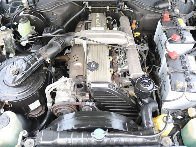 ランドクルーザー704.2 ZX FRPトップ ディーゼル 4WD