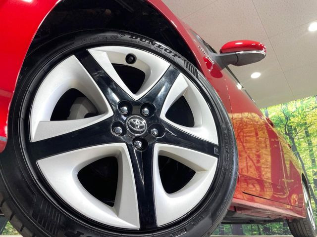 �y����17�C���`�A���~�z�C�[���z�O�ςɃ}�b�`���������A���~�z�C�[���𑕒����Ă���܂��B�e��ЊO�A���~�z�C�[����A�X�^�b�h���X�^�C�����戵�����Ă���܂��B���񂲑��k����������