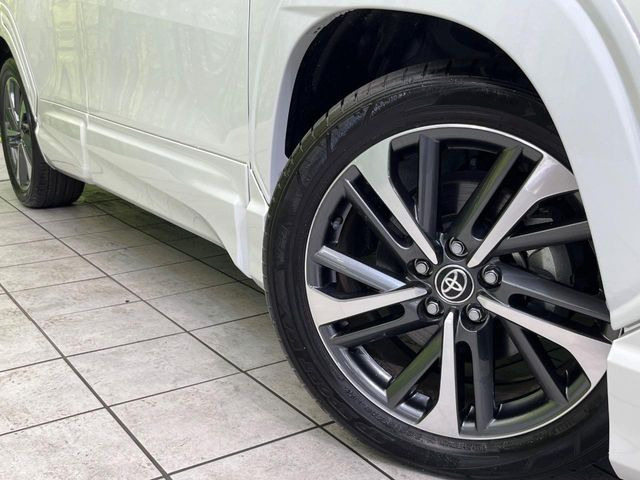�y����18�C���`�A���~�z�C�[���z�O�ςɃ}�b�`���������A���~�z�C�[���𑕒����Ă���܂��B�e��ЊO�A���~�z�C�[����A�X�^�b�h���X�^�C�����戵�����Ă���܂��B���񂲑��k����������
