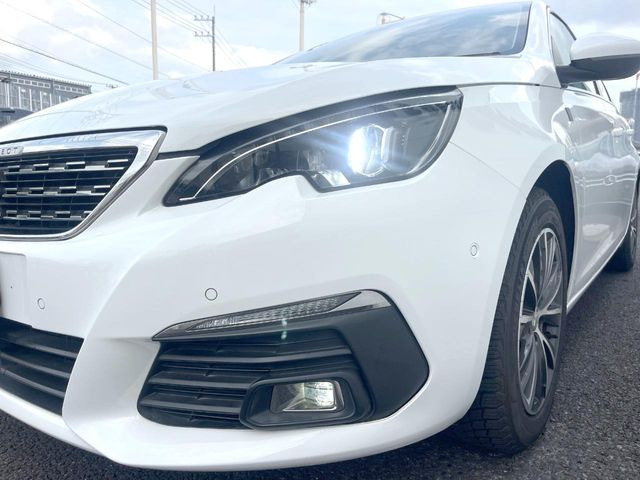 ��LED�w�b�h���C�g:��ԑ��s�����ǍD�Ȏ��E���m�ۂ����S���ĉ^�]�ł��鍂�P�xLED�w�b�h���C�g�𑕔�!�_�����x�������A����d�͂��}�����Ă��܂��B