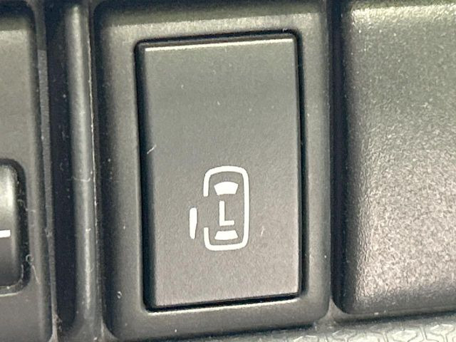 【パワースライドドア】スマートキーや運転席のスイッチでスライドドアの開閉が可能♪電動だから力を入れてドアを開ける必要が無く、小さいお子様でも、重い荷物を持っている時もラクに開け閉めできます♪