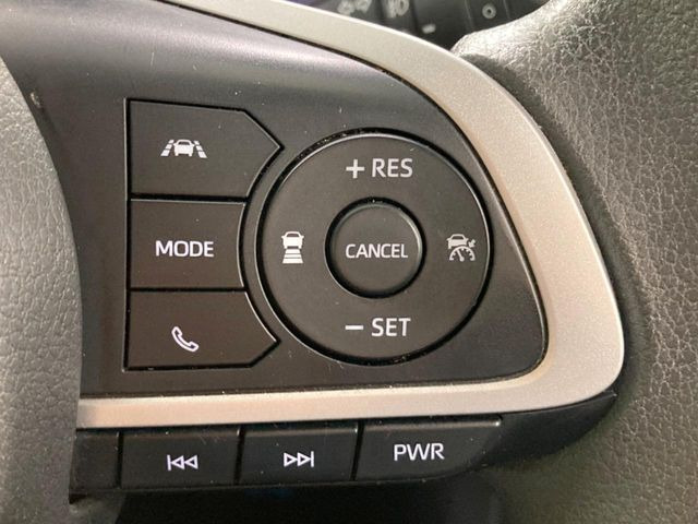 【アダプティブクルーズコントロール】高速道路での長距離走行が楽に!!自動で速度を保つクルーズコントロールが、衝突軽減システムと連携し、前方の車両を感知して車間を保つように速度調節してくれます!!