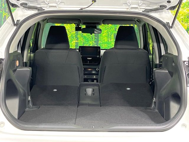 普段のお買い物や通勤、送迎等に十分な荷室スペースを確保しております。セカンドシートを倒すと、大きな荷物の積載も可能です♪