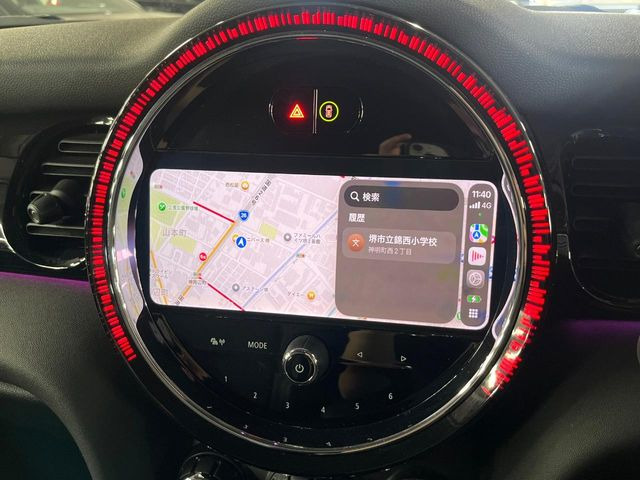 ��Apple Car Play:�X�}�z�Ƃ̗L���ڑ��ŁA�i�r�E�I�[�f�B�I�Đ��ȂǃX�}�z�̃A�v���@�\����ʂł��g����֗��@�\�ł�!