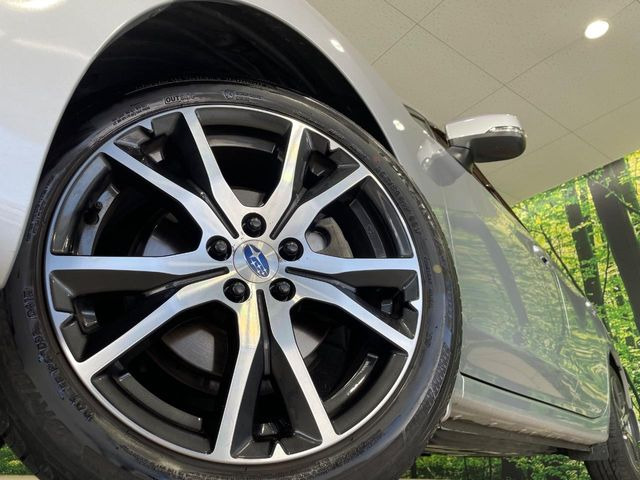 �y����17�C���`�A���~�z�C�[���z�O�ςɃ}�b�`���������A���~�z�C�[���𑕒����Ă���܂��B�e��ЊO�A���~�z�C�[����A�X�^�b�h���X�^�C�����戵�����Ă���܂��B���񂲑��k����������