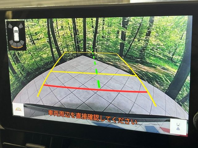 【バックカメラ】駐車時に後方がリアルタイム映像で確認できます。大型商業施設や立体駐車場での駐車時や、夜間のバック時に大活躍!運転スキルに関わらず、今や必須となった装備のひとつです!
