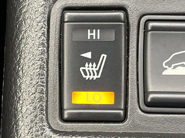 【シートヒーター】寒い日に重宝するシートヒーター!エアコンより早く温まってくれるので寒がりの人も安心ですね♪エアコンの温風は乾燥するから苦手、という方にもをおすすめです。