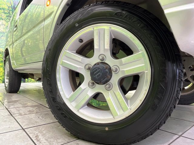 �y����16�C���`�A���~�z�C�[���z�O�ςɃ}�b�`���������A���~�z�C�[���𑕒����Ă���܂��B�e��ЊO�A���~�z�C�[����A�X�^�b�h���X�^�C�����戵�����Ă���܂��B���񂲑��k����������