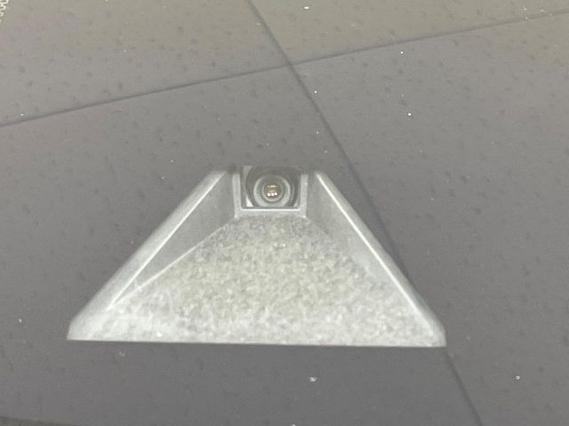 【トヨタセーフティセンス】走行中に前方の車両等を認識し、衝突しそうな時は警報とブレーキで衝突回避と被害軽減をアシスト。より安全にドライブをお楽しみいただけます。