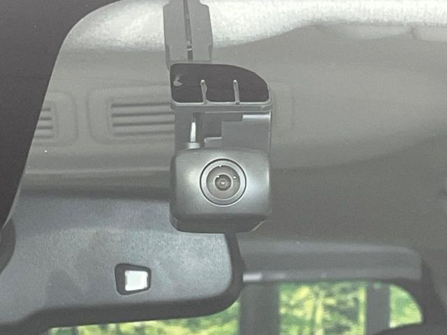 【ドライブレコーダー】ドライブレコーダー装備!走行中はもちろん、あおり運転や事故に遭遇した際、映像で記録し、万一のリスクに備えます。※記録用SDカードはお客様ご自身でご準備いただく必要があります。