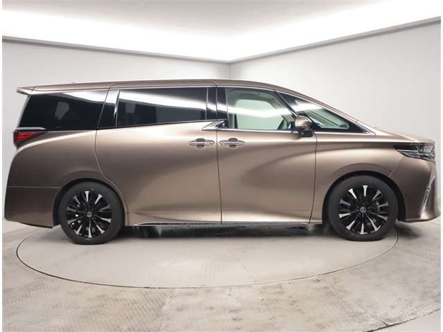 アルファードハイブリッド 2.5 エグゼクティブ ラウンジ E-Four 4WD